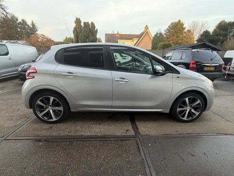 Peugeot 208, foto 6