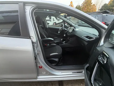 Peugeot 208, foto 7