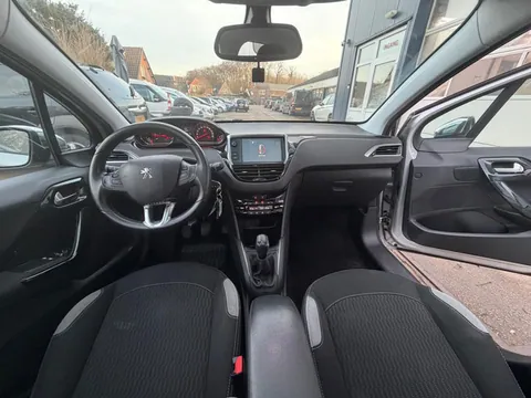 Peugeot 208, foto 10