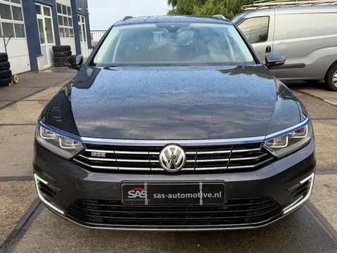 Volkswagen Passat, foto 2