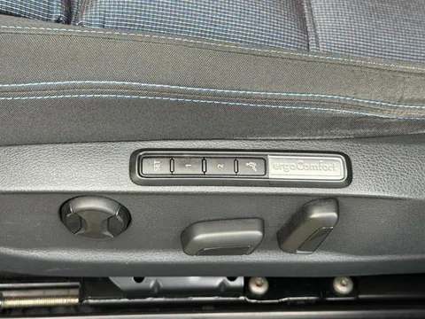 Volkswagen Passat, foto 11