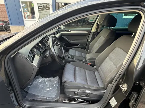 Volkswagen Passat, foto 13
