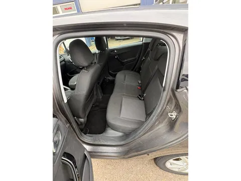 Peugeot 208, foto 12