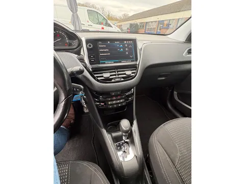 Peugeot 208, foto 10